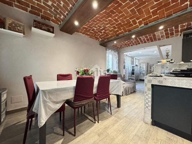 Villetta bifamiliare in vendita di 209 m² in Frazione Casabianca, 99