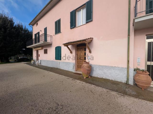 Villetta bifamiliare in vendita di 209 m² in Via San Silvestro, 11