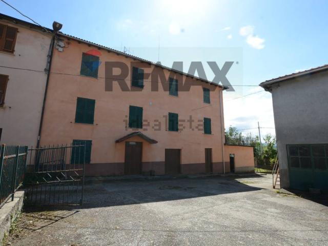 Villetta bifamiliare in vendita di 209 m² in Via Sottotorre, 14