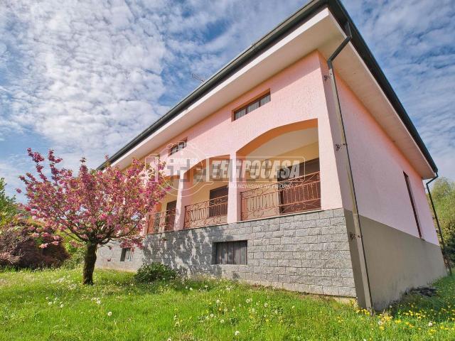 Villetta bifamiliare in vendita di 209 m²