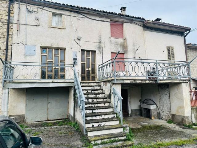 Villetta bifamiliare in vendita di 213 m² in Contrada Selva, 22