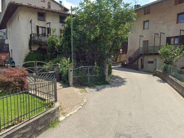 Villetta bifamiliare in vendita di 213 m² in Via della Villa, 4