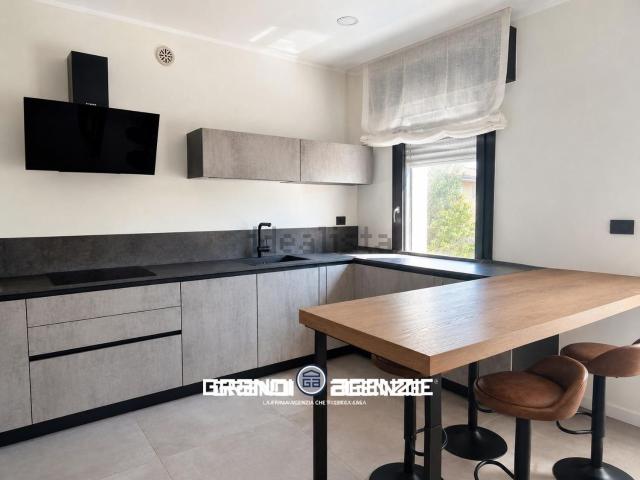 Villetta bifamiliare in vendita di 213 m²
