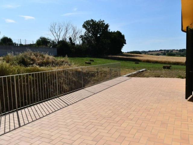 Villetta bifamiliare in vendita di 210 m² in Strada Bagnaia Pilonico Materno