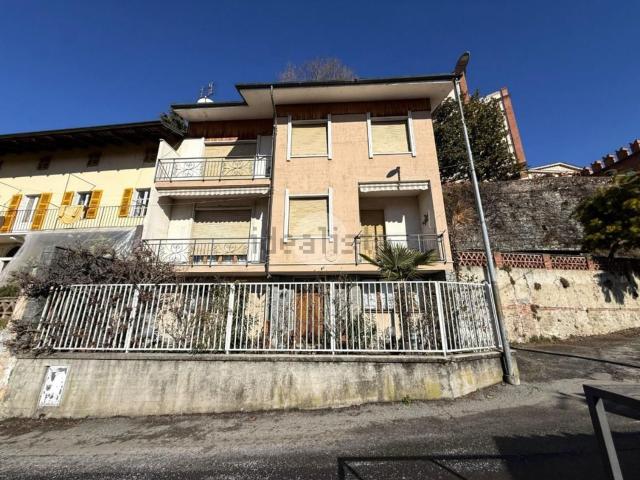 Villetta bifamiliare in vendita di 210 m² in Via XX Settembre, 4
