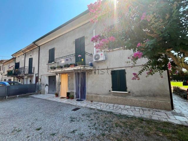Villetta bifamiliare in vendita di 210 m² in Via Asti