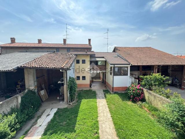 Villetta bifamiliare in vendita di 210 m² in Via Boniperti, 43