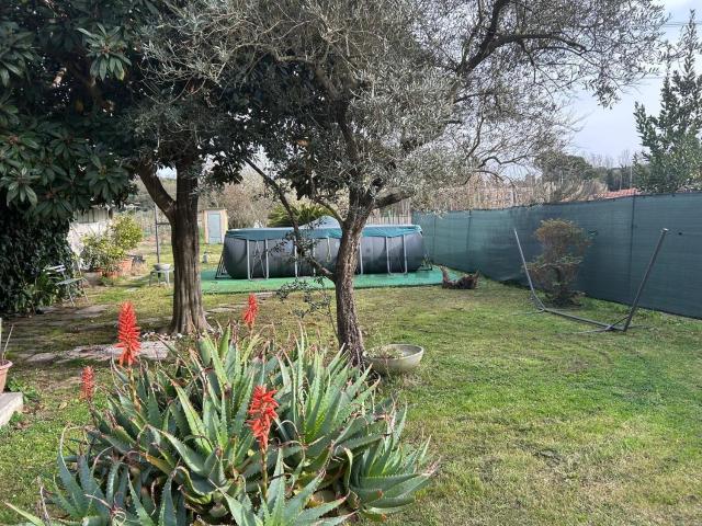 Villetta bifamiliare in vendita di 210 m² in Via Canaletto, 6