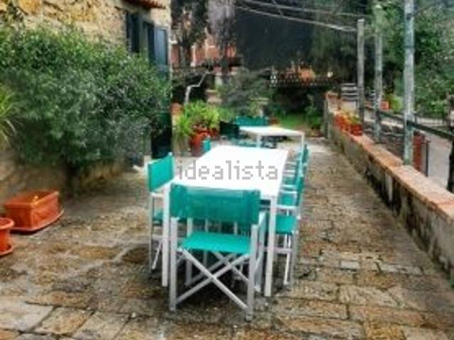 Villetta bifamiliare in vendita di 210 m² in Via di Fontecorrenti