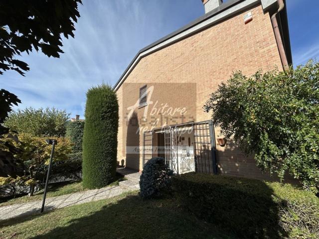 Villetta bifamiliare in vendita di 210 m² in Via Guglielmo Marconi, 5