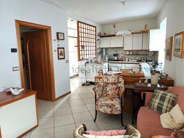 Villetta bifamiliare in vendita di 210 m² in Via III Novembre