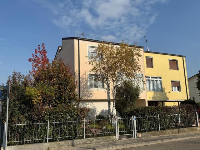 Villetta bifamiliare in vendita di 210 m² in Via Lorenzo Perosi