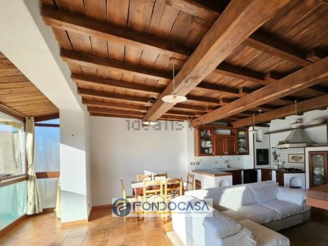 Villetta bifamiliare in vendita di 210 m² in Via Marmorassi, 68