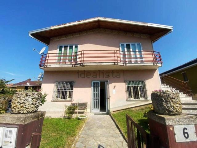 Villetta bifamiliare in vendita di 210 m² in Via Milano, 29