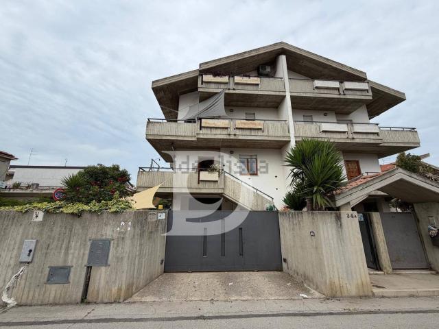 Villetta bifamiliare in vendita di 210 m² in Via Piceni