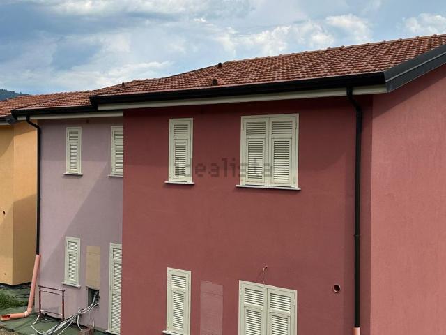 Villetta bifamiliare in vendita di 210 m² in Via Pozzacchera