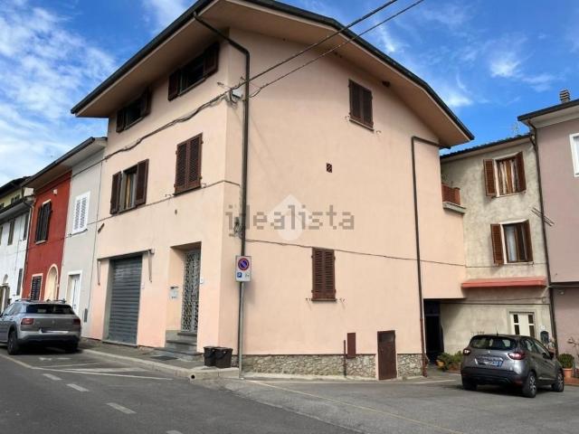 Villetta bifamiliare in vendita di 210 m² in Via Ricasoli
