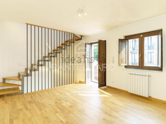 Villetta bifamiliare in vendita di 210 m² in Via Roma, 79