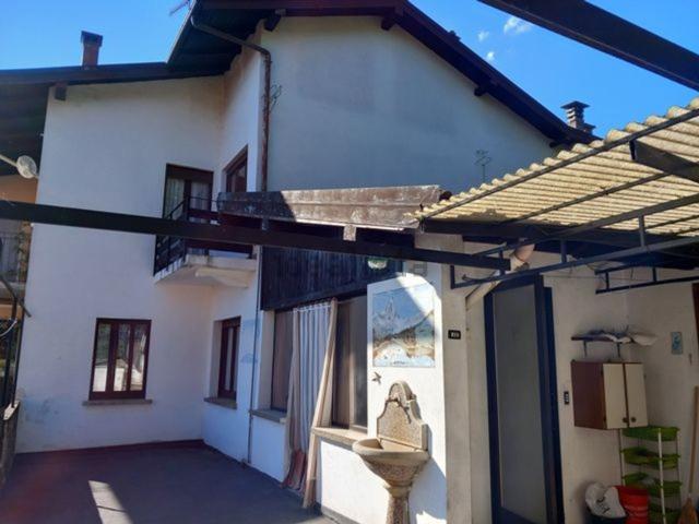 Villetta bifamiliare in vendita di 210 m² in Via Sant&apos Anna