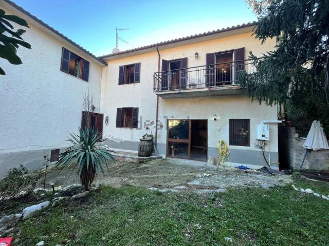 Villetta bifamiliare in vendita di 210 m² in Via san rocco
