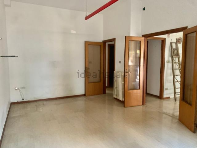 Villetta bifamiliare in vendita di 210 m² in Viale Gran Sasso