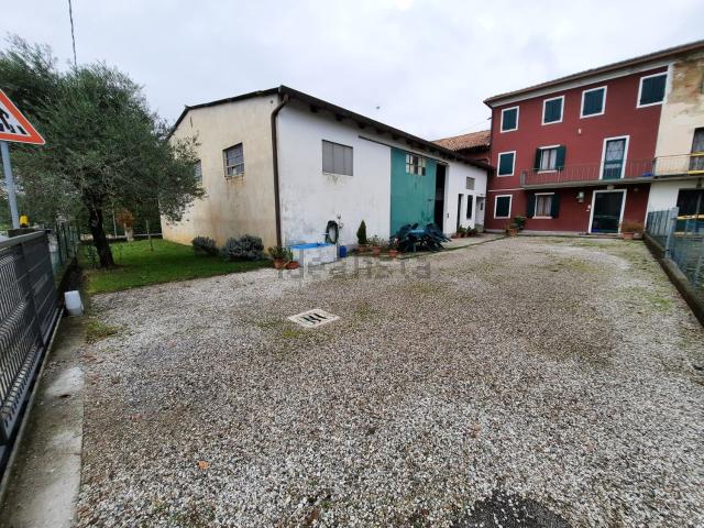 Villetta bifamiliare in vendita di 210 m²