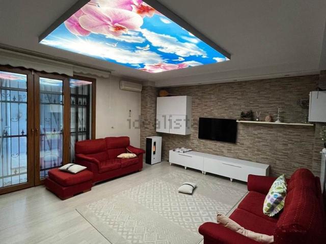 Villetta bifamiliare in vendita di 210 m²