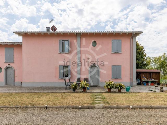 Villetta bifamiliare in vendita di 210 m²