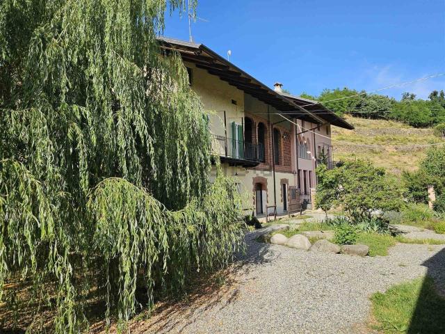 Villetta bifamiliare in vendita di 211 m² in Via Zimone, 24