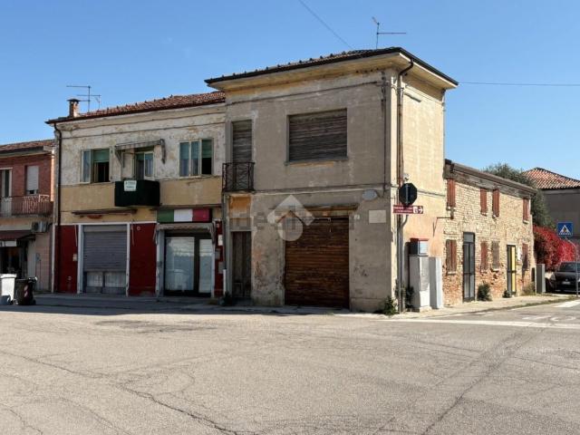 Villetta bifamiliare in vendita di 211 m² in Via Primo Boccati, 6