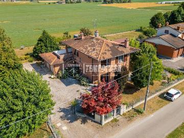 Villetta bifamiliare in vendita di 211 m² in Via Santa Maria in Duno, 15