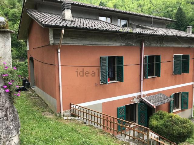 Villetta bifamiliare in vendita di 212 m² in Località Noce