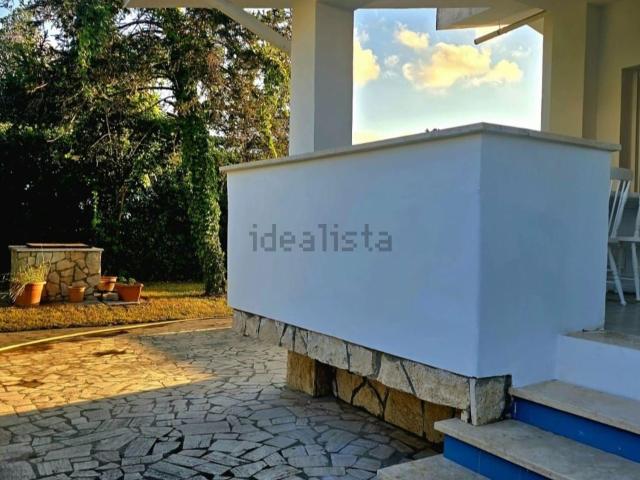 Villetta bifamiliare in vendita di 158 m² in Via Lussemburgo, 8