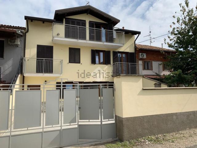 Villetta bifamiliare in vendita di 212 m² in Via San Gregorio, 20
