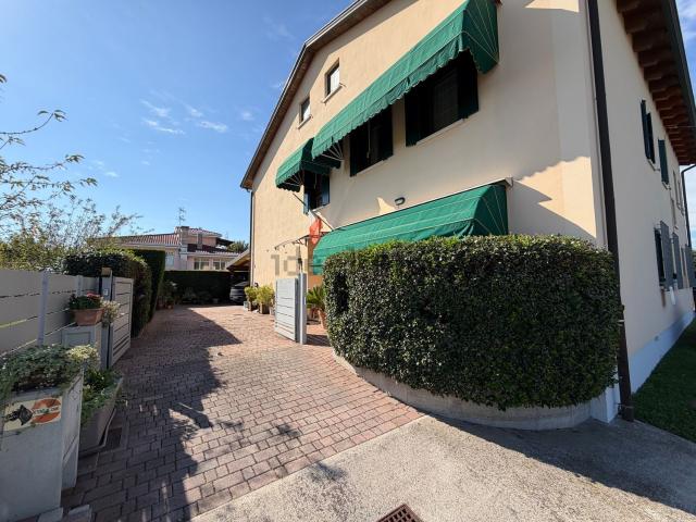 Villetta bifamiliare in vendita di 217 m² in Via Cà Ferri, 19