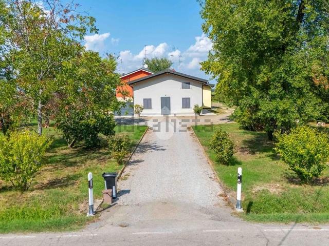 Villetta bifamiliare in vendita di 217 m² in Via degli Azzarri