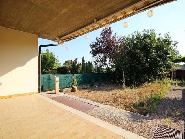 Villetta bifamiliare in vendita di 217 m² in Via Galileo Galilei, 114