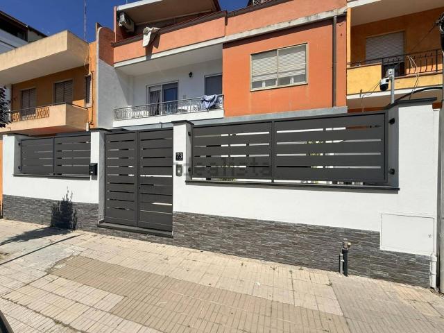 Villetta bifamiliare in vendita di 217 m² in Via Luciano Manara