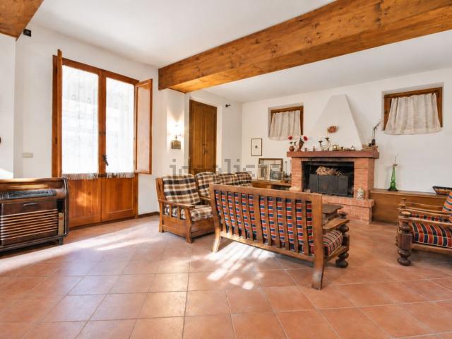 Villetta bifamiliare in vendita di 214 m² in Via Collebrunacchi