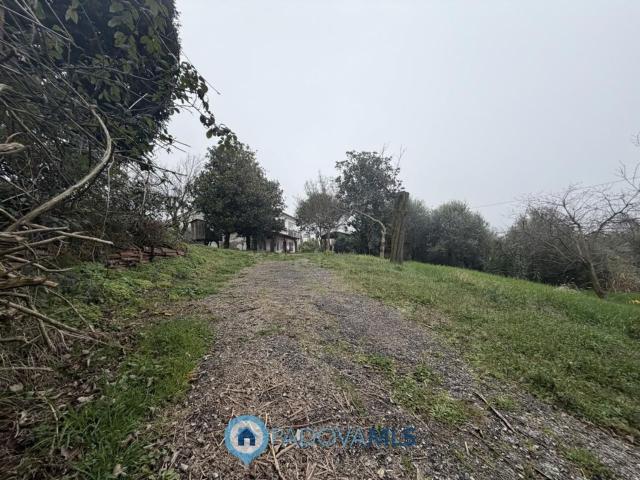 Villetta bifamiliare in vendita di 214 m² in Via Regazzoni