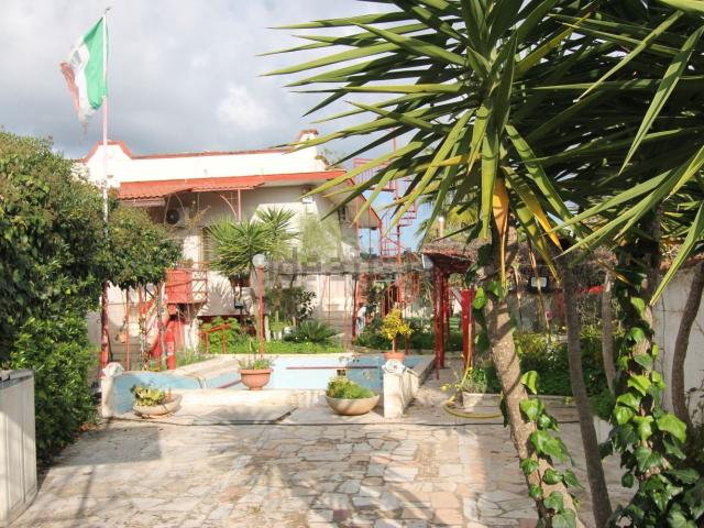 Case e ville in vendita di 215 m² in Via B. Pasquini, 19