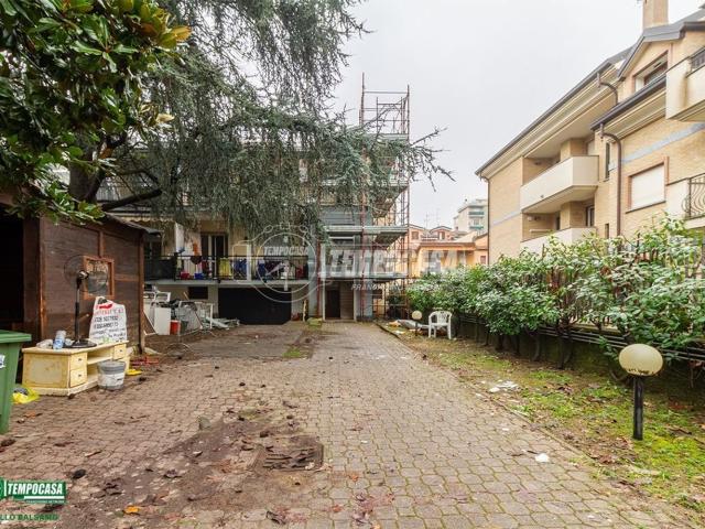 Villetta bifamiliare in vendita di 215 m² in Via Cadore, 12