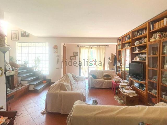 Villetta bifamiliare in vendita di 215 m² in Via Lante