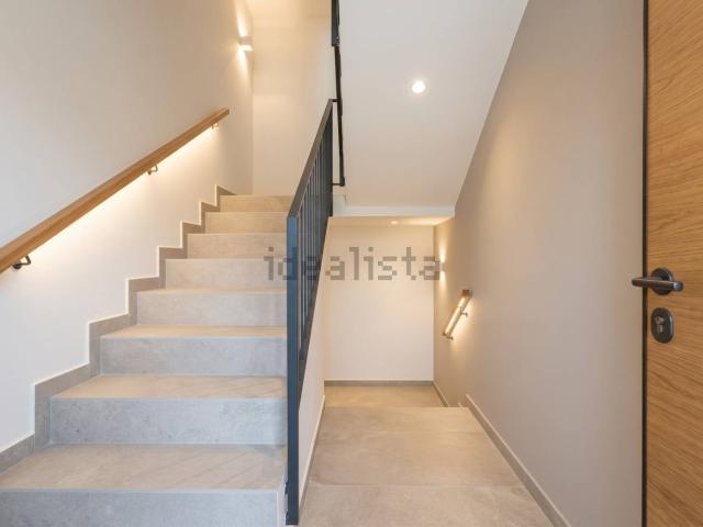 Villetta bifamiliare in vendita di 215 m² in Via Luciano Montaspro, 31