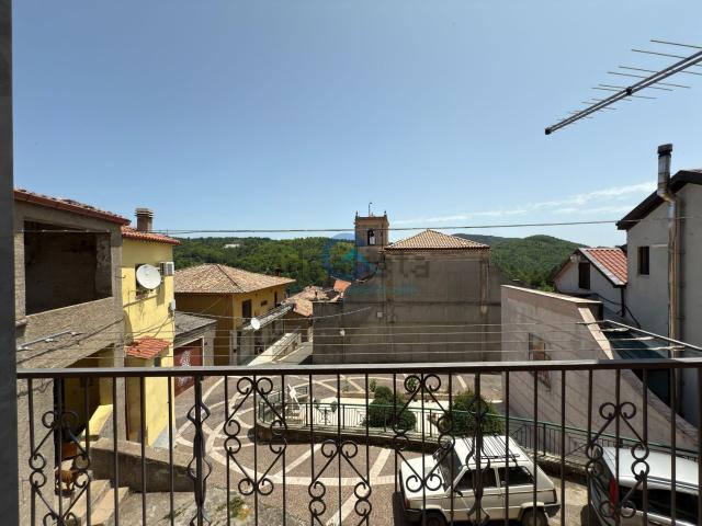 Villetta a schiera in vendita di 215 m² in Via Partenope, 17