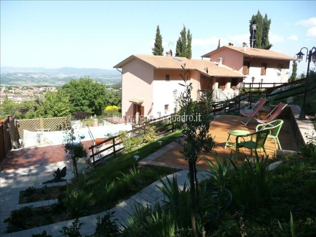 Villetta bifamiliare in vendita di 215 m²