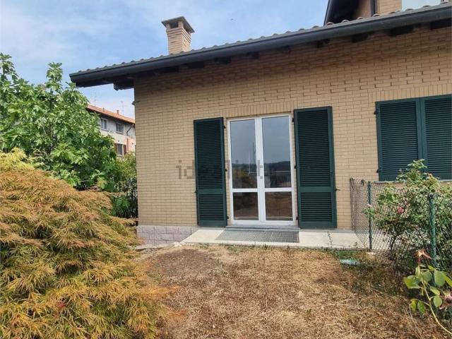 Villetta bifamiliare in vendita di 216 m² in Via Castellazzo, 8