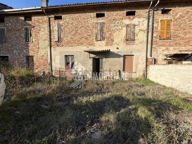 Villetta bifamiliare in vendita di 216 m² in Via M. Belfiore, 32