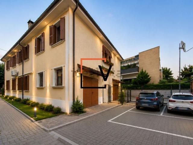 Villetta bifamiliare in vendita di 216 m² in Via Piave