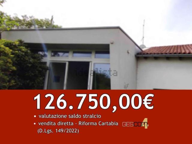 Villetta bifamiliare in vendita di 216 m² in Via San Giustina